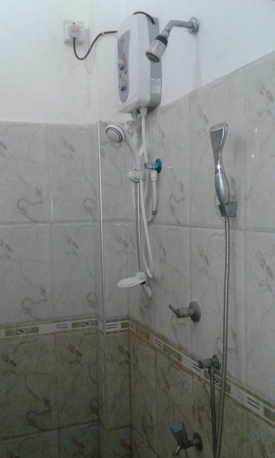 Down Town Hotel Ponnarankulama Экстерьер фото