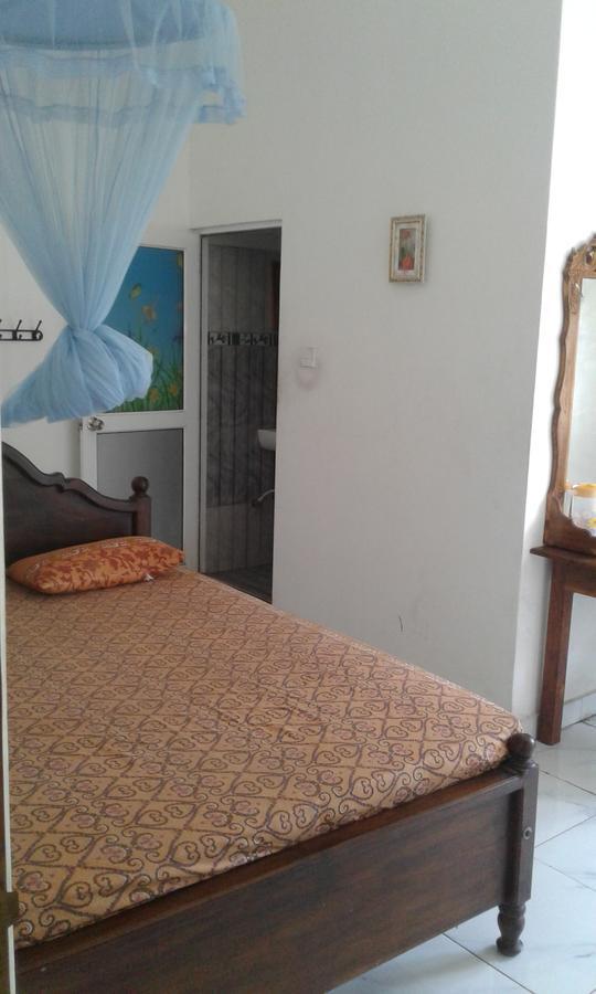 Down Town Hotel Ponnarankulama Экстерьер фото